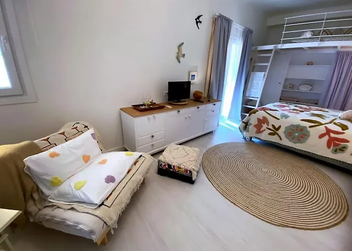 Les Hirondelles 2 Ermoupoli