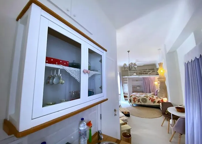 Les Hirondelles 2 * Ermoupoli