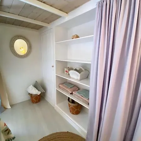 Les Hirondelles 2 Ermoupoli